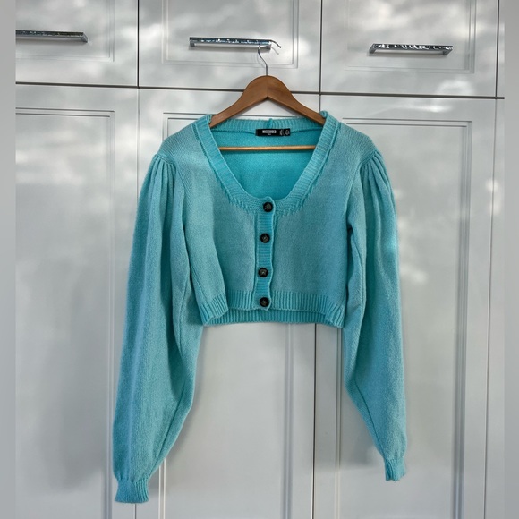SOLD - Turquoise cropped cardigan with bell sleeves. - Picture 2 of 7